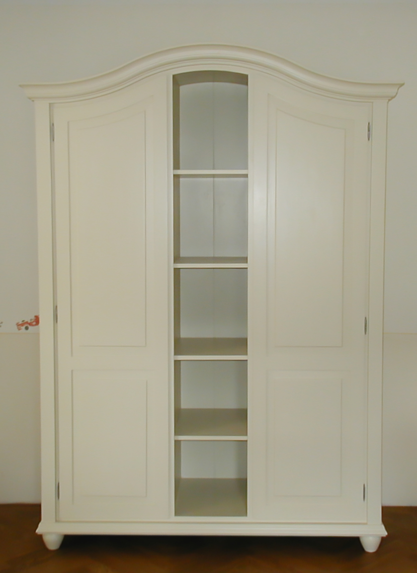 Einbauschrank nach Maß mit viel Stauraum