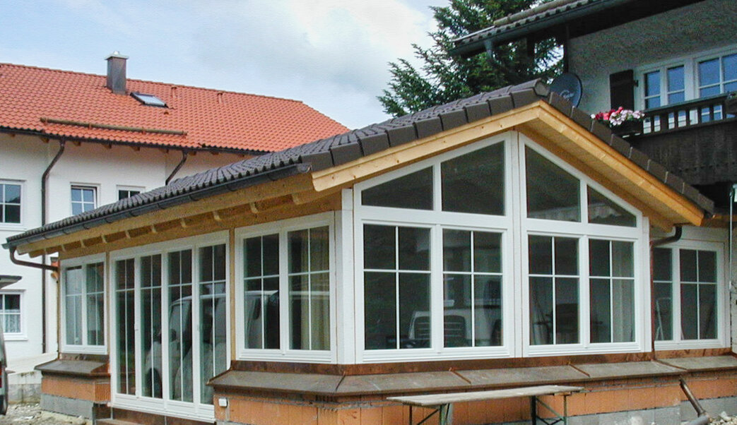 Holzterrasse im Garten